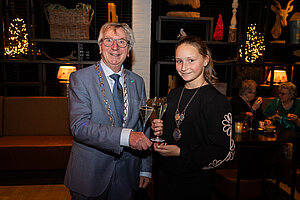 burgemeester Geert van Rumund en kinderburgemeester Amy burgemeester en kinderburgemeester