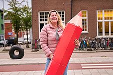 vrouw potlood verkiezingen