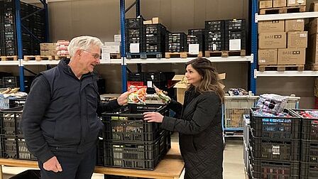 Voedselbank Zutphen en wethouder Yasemin Cegerek